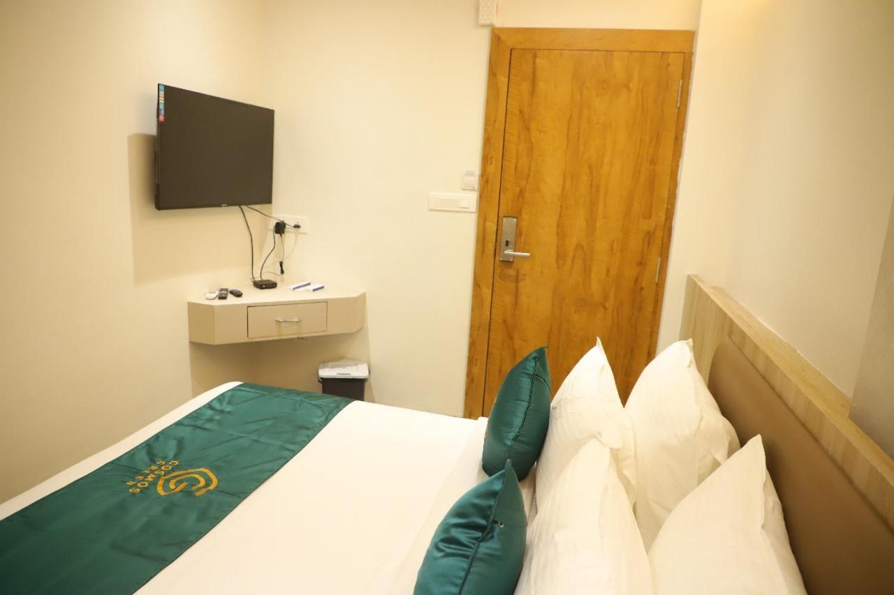 Hotel Cosmos Green Indore Bagian luar foto